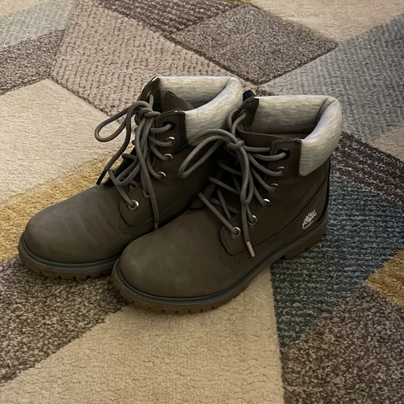 Timberland Women’s Premium 6 Inch Waterproof Boots - Picture 3 of 8